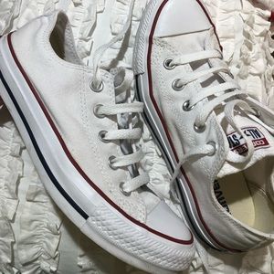 Converse Excellent condition. Men’s 4 women’s 6